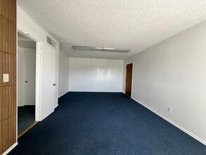 18045 Crenshaw Blvd, Torrance, CA à louer Photo intérieure- Image 2 de 5