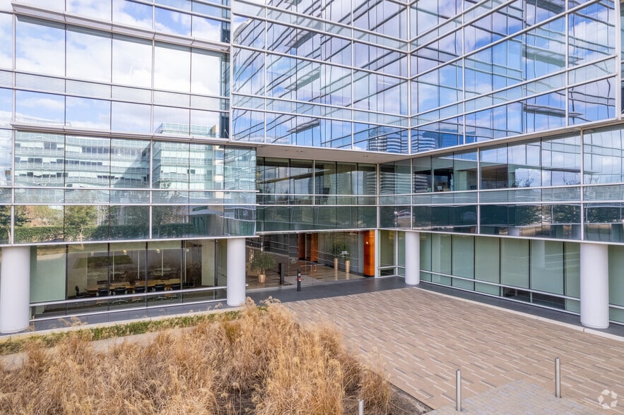 3700 W Sam Houston Pky S, Houston, TX for lease - Building Photo - Image 3 of 7