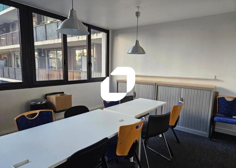 Office in Boulogne-Billancourt for lease - Interior Photo - Image 2 of 7