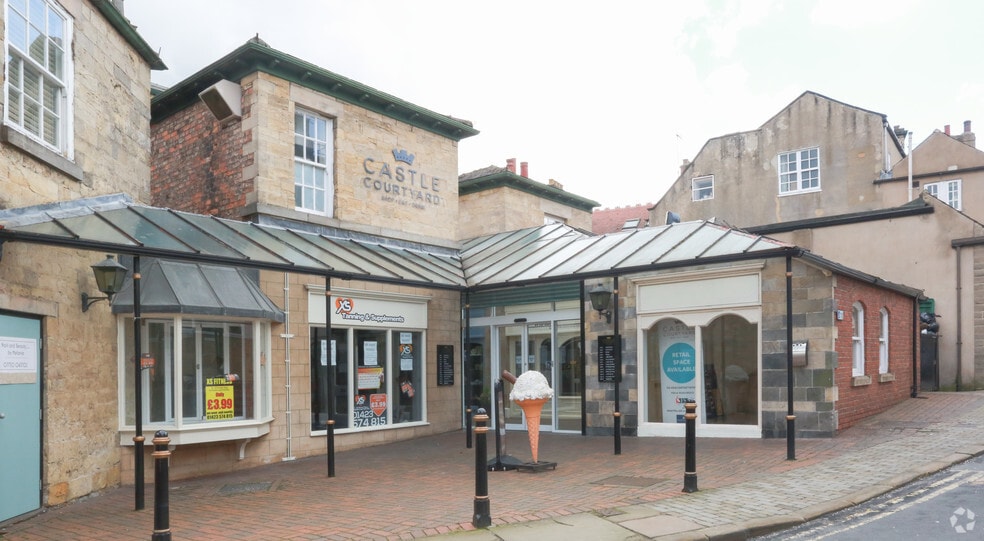 Castle Courtyard, Knaresborough for lease - Building Photo - Image 3 of 3