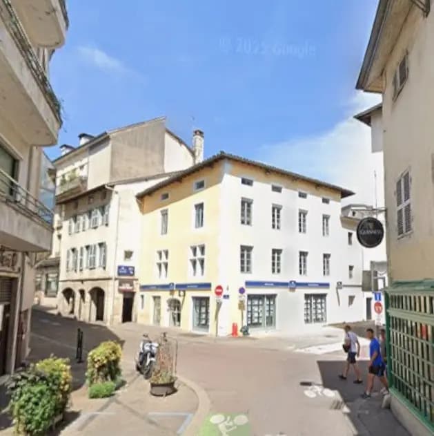 Office in Bourg-en-Bresse for lease Building Photo- Image 1 of 3