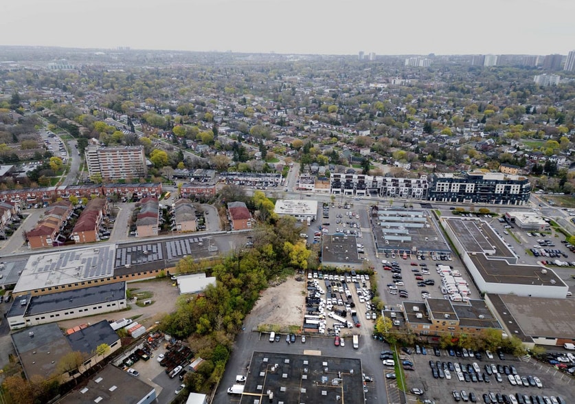 49 Cranfield Rd, Toronto, ON for lease - Building Photo - Image 3 of 6