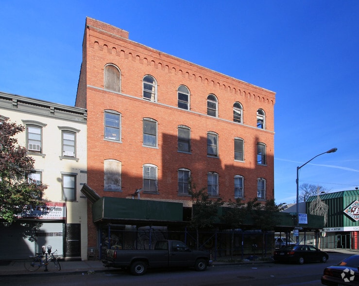 132 Havemeyer St, Brooklyn, NY for lease - Building Photo - Image 3 of 16