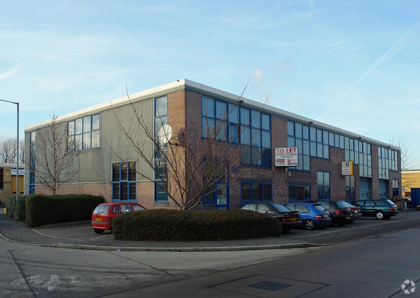 Edison Rd, Enfield à louer - Photo du bâtiment - Image 3 de 7