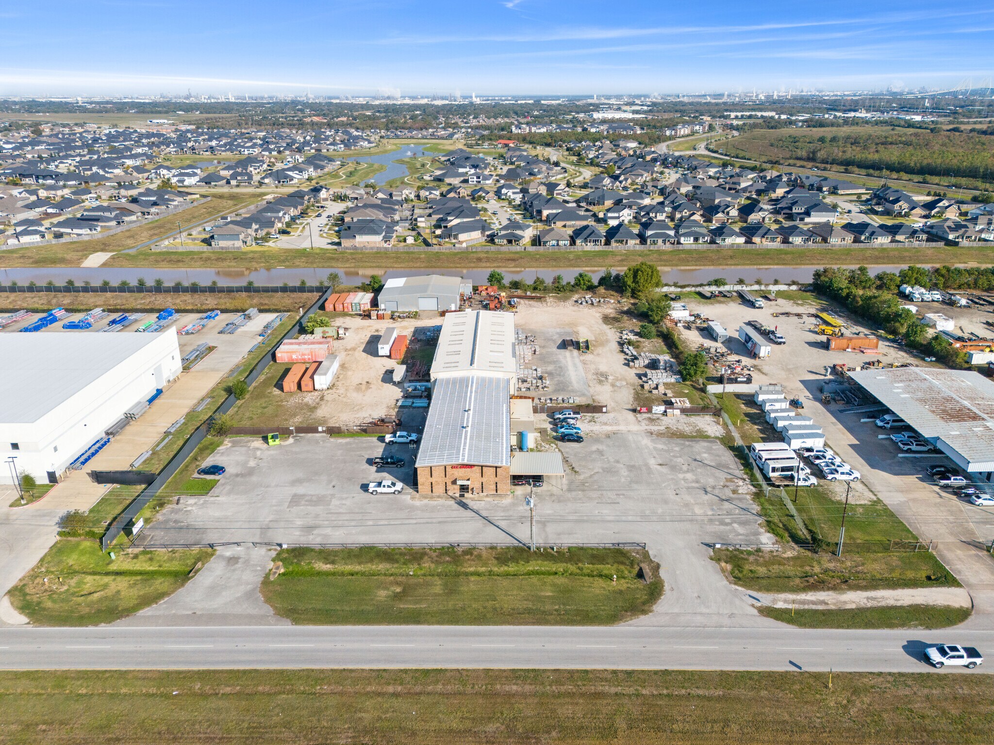 11837 W Fairmont Pky, La Porte, TX à louer Aérien- Image 1 de 12