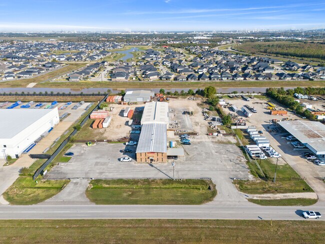 More details for 11837 W Fairmont Pky, La Porte, TX - Industrial for Lease