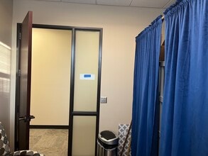 9050 W Overland Rd, Boise, ID for lease Interior Photo- Image 2 of 3