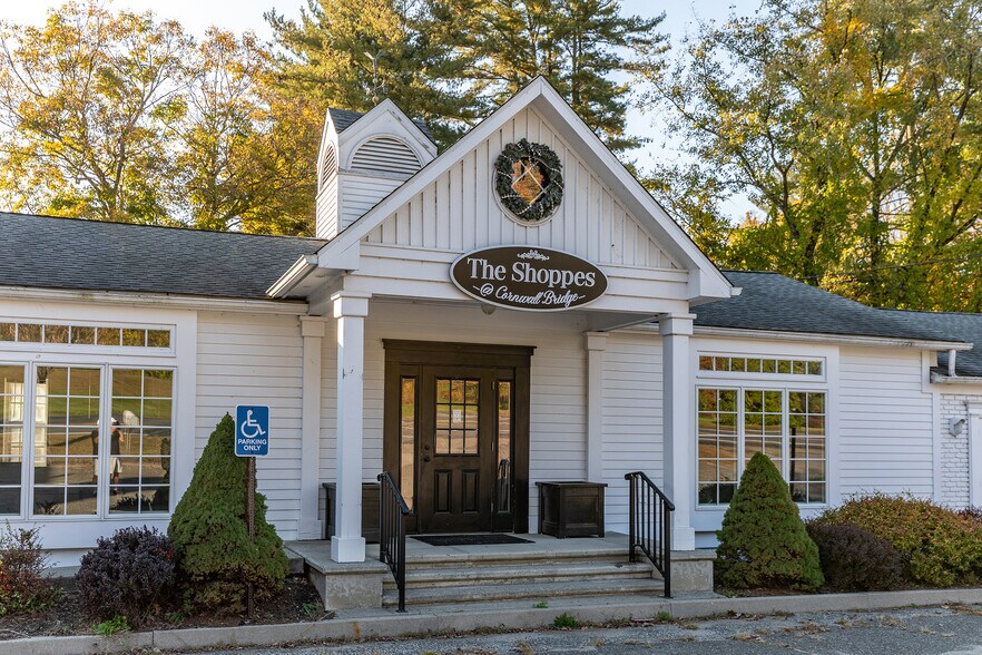 22 Kent Road, Cornwall Bridge, CT à vendre - Photo du bâtiment - Image 2 de 51