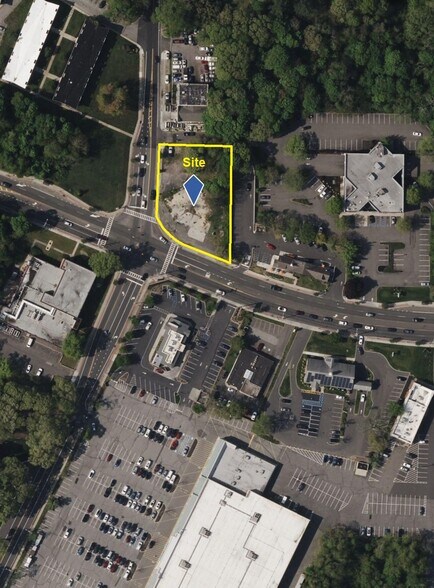 105 Portion Rd, Ronkonkoma, NY à vendre - Photo du bâtiment - Image 2 de 5