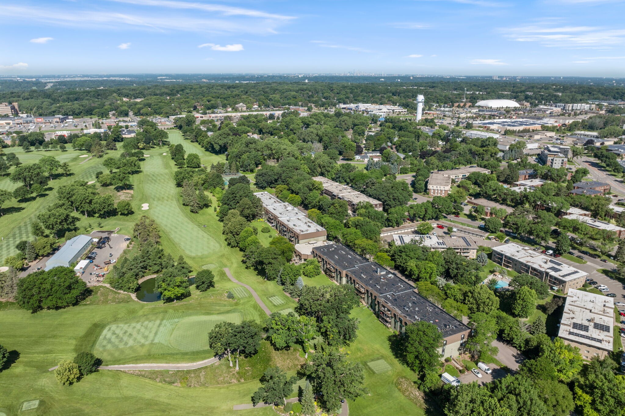 1945 Oakdale Ave, West Saint Paul, MN à vendre Photo du bâtiment- Image 1 de 1