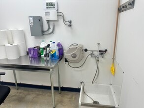 354 Hiatt Dr, Palm Beach Gardens, FL for lease Interior Photo- Image 2 of 16