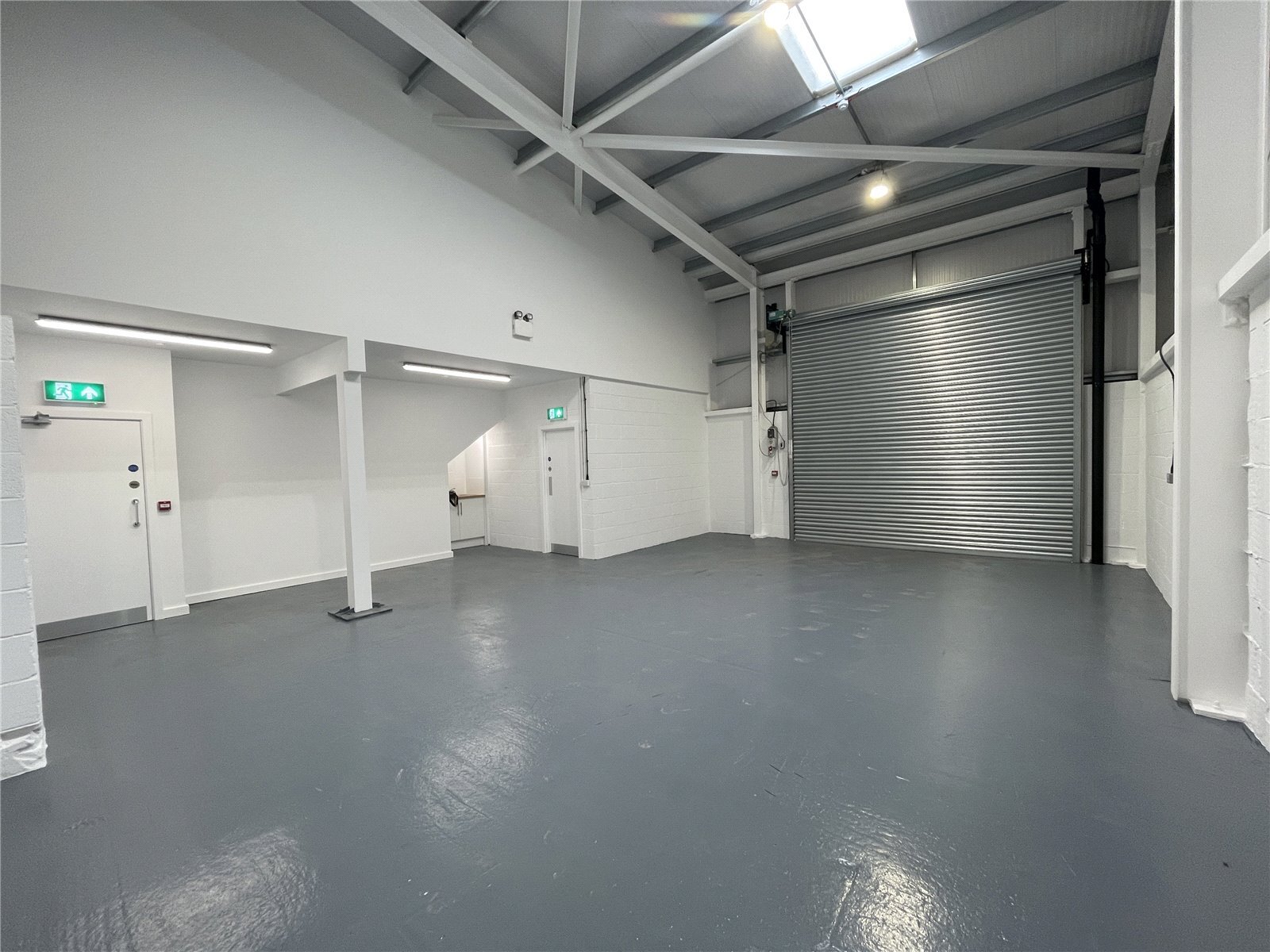 Ferry Ln, Rainham for lease Interior Photo- Image 1 of 3