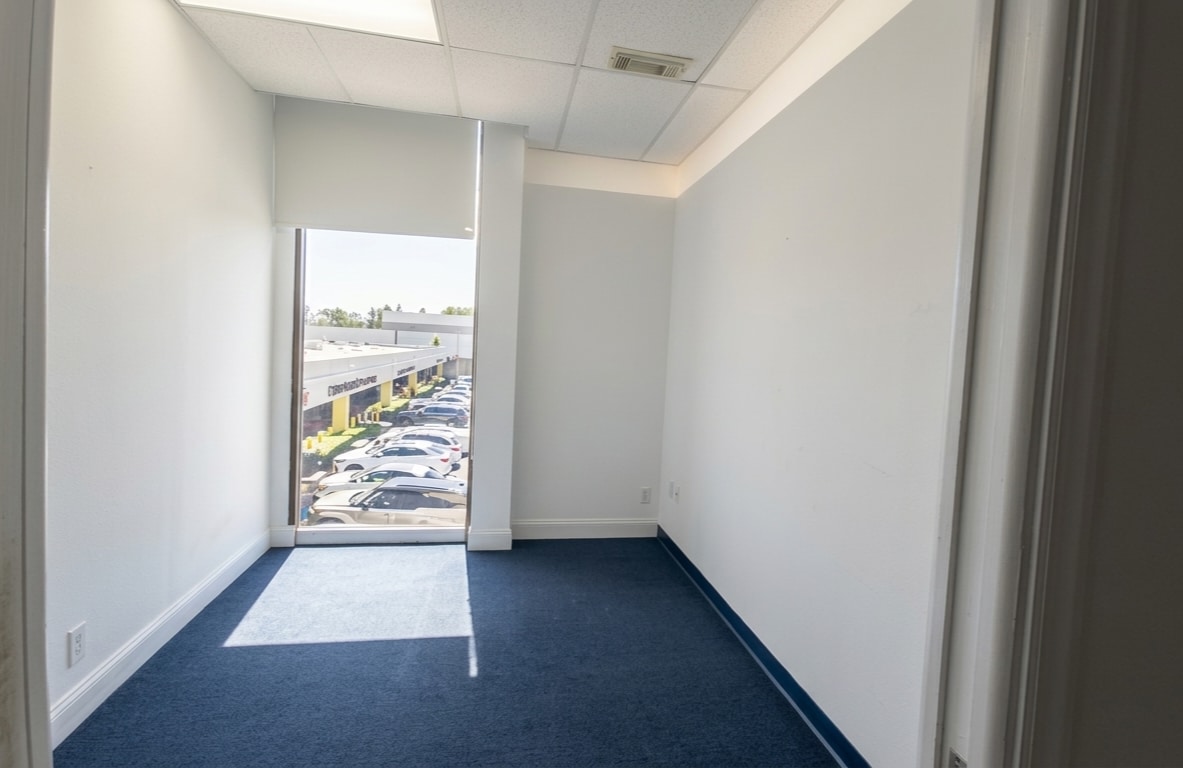 17985 Biscayne Blvd, Miami, FL à louer Photo intérieure- Image 1 de 6