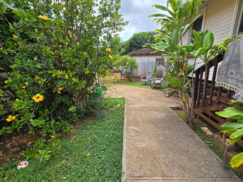 79, 83, 89 Kaniela Street portefeuille de 3 propriétés à vendre sur LoopNet.ca - Photo du bâtiment - Image 2 de 14