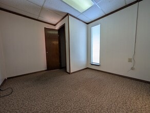 1006 NW 47th St, Lawton, OK for sale Interior Photo- Image 2 of 2