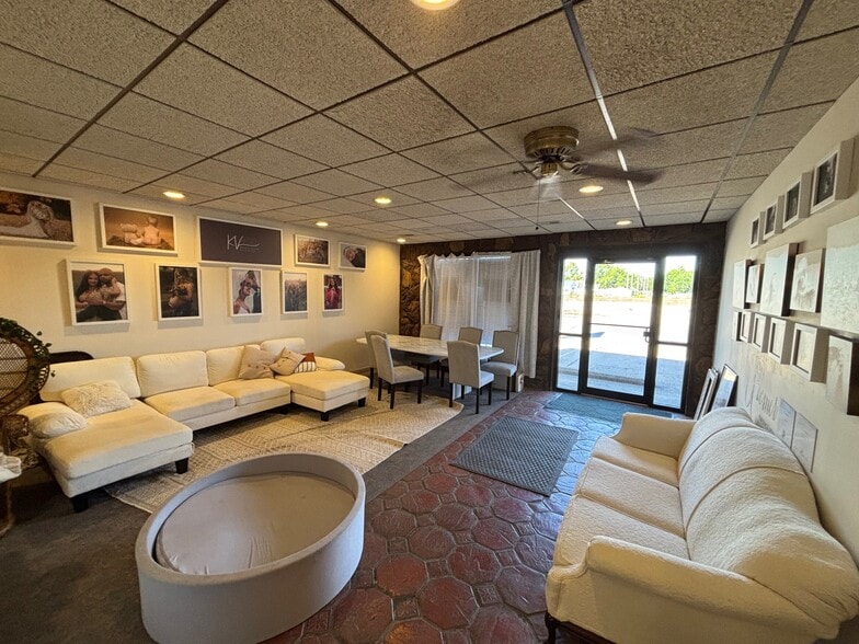 1525 N Heidelbach Ave, Evansville, IN à louer - Photo du bâtiment - Image 3 de 9