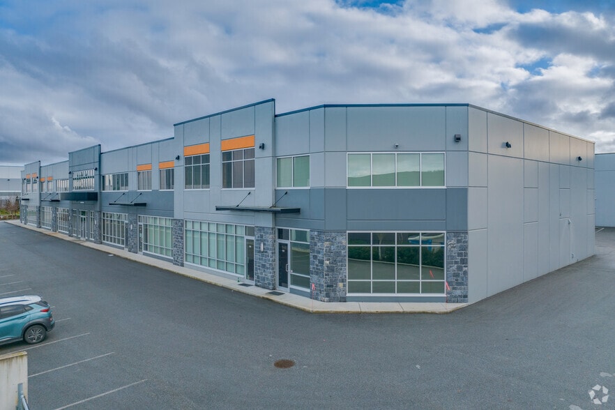 3237 190th St, Surrey, BC for lease - Building Photo - Image 2 of 4