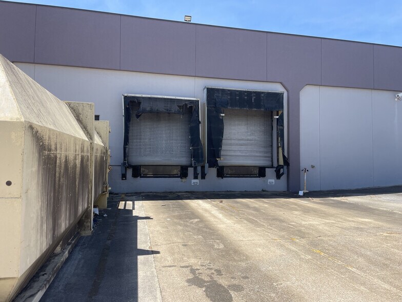290 Dunlop Blvd SW, Huntsville, AL for lease - Building Photo - Image 3 of 6