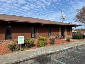 3019 Peters Creek Rd, Roanoke, VA for lease Building Photo- Image 1 of 9