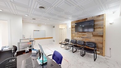 718 N Bridge St, Yorkville, IL à louer Photo intérieure- Image 2 de 19