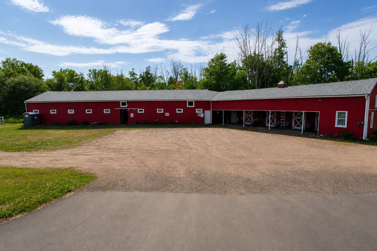 85 East St, East Granby, CT à vendre Photo du bâtiment- Image 1 de 25