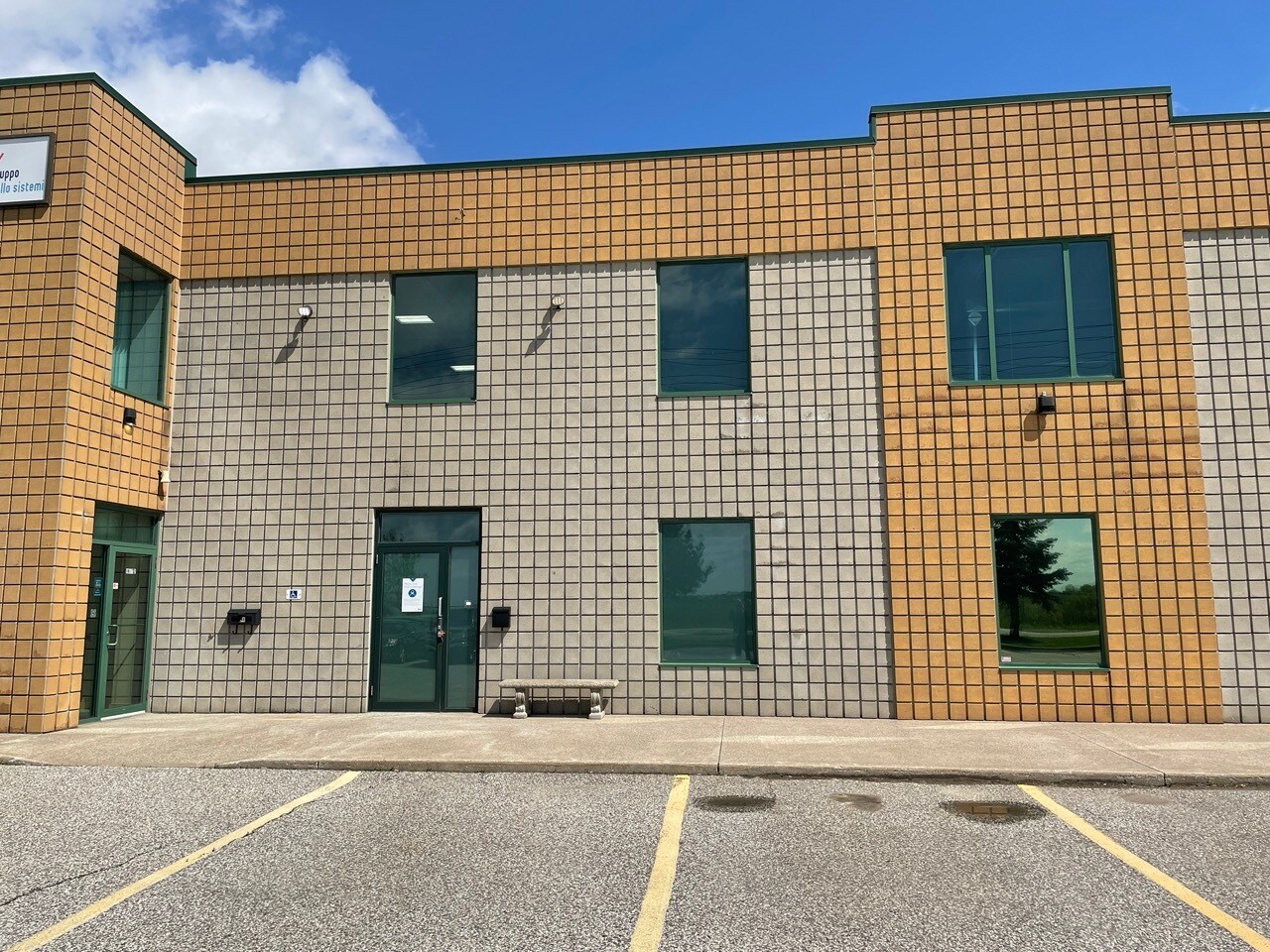 6000 Rhodes Dr, Windsor, ON à vendre Photo du bâtiment- Image 1 de 1