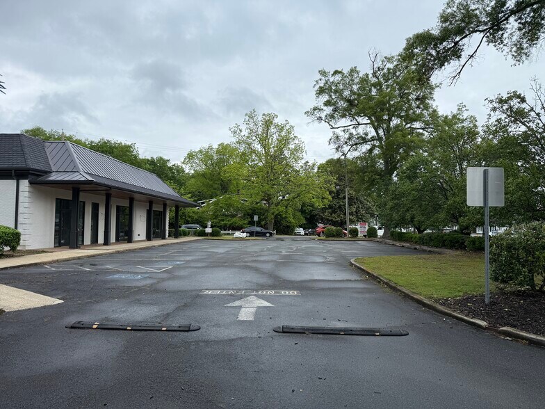 8910 Main St, Woodstock, GA à louer - Photo du bâtiment - Image 3 de 8