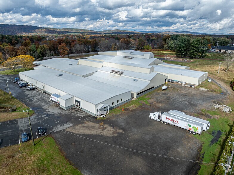 10 Greenfield Rd, South Deerfield, MA à louer - Photo du bâtiment - Image 3 de 24