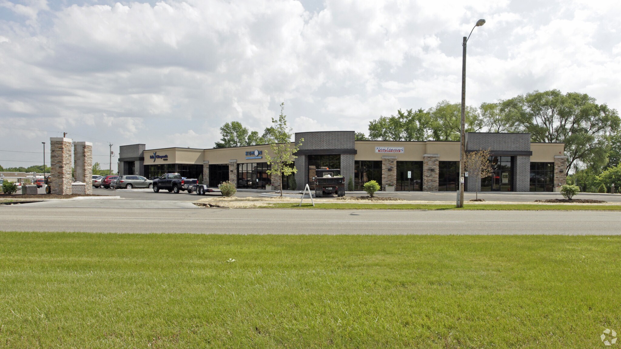 N79W14700 Appleton Ave, Menomonee Falls, WI à vendre Photo du bâtiment- Image 1 de 4