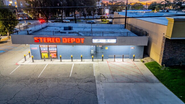 Plus de détails pour 620 N Main St, Corona, CA - Commerce de détail à vendre
