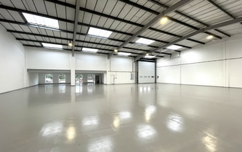 6 Hawley Ln, Farnborough à louer Photo intérieure- Image 2 de 2