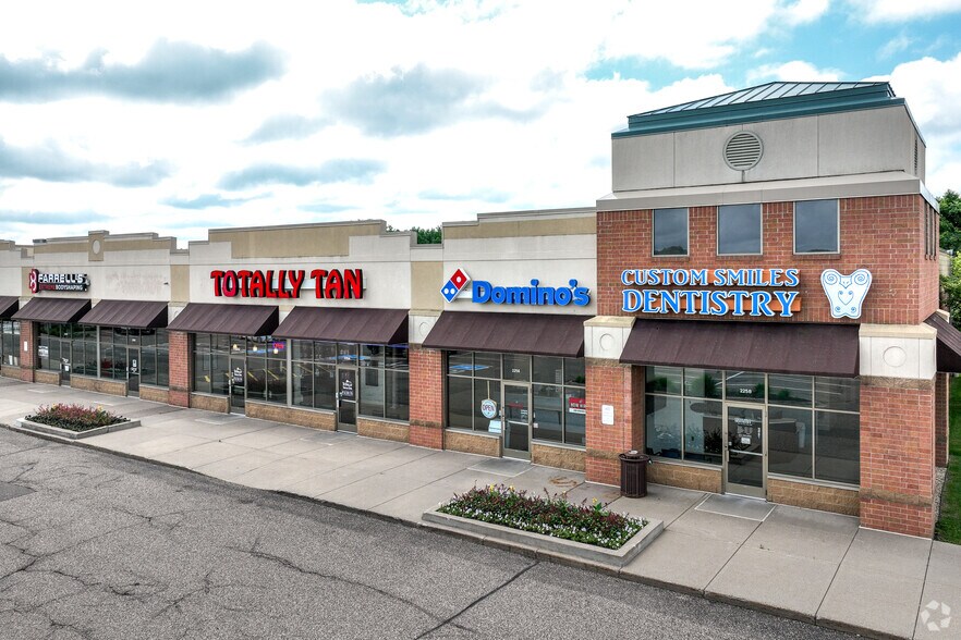 2218-2258 NW Bunker Lake Blvd, Andover, MN à louer - Photo du bâtiment - Image 3 de 5