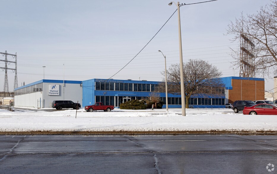 136 The East Mall, Toronto, ON à vendre - Photo principale - Image 1 de 1