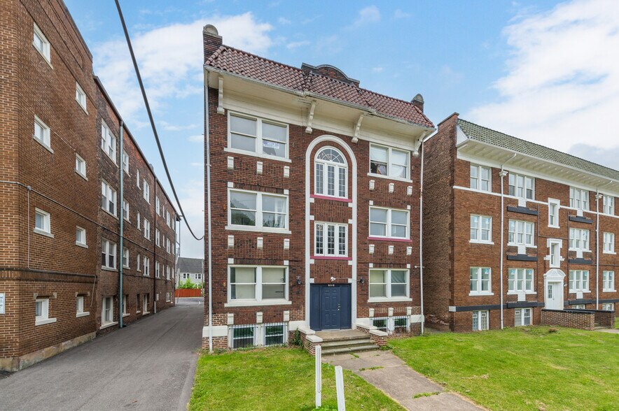 14120 Superior Rd, Cleveland, OH à vendre - Photo du bâtiment - Image 2 de 49