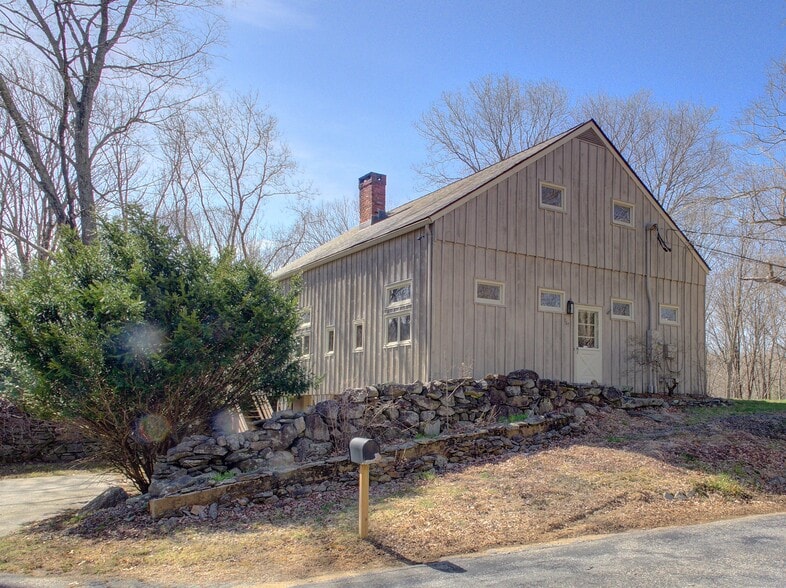 167 Baxter Rd, Storrs Mansfield, CT for sale - Primary Photo - Image 1 of 24