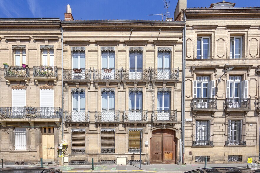 31 Rue Roquelaine, Toulouse à louer - Photo du bâtiment - Image 3 de 5