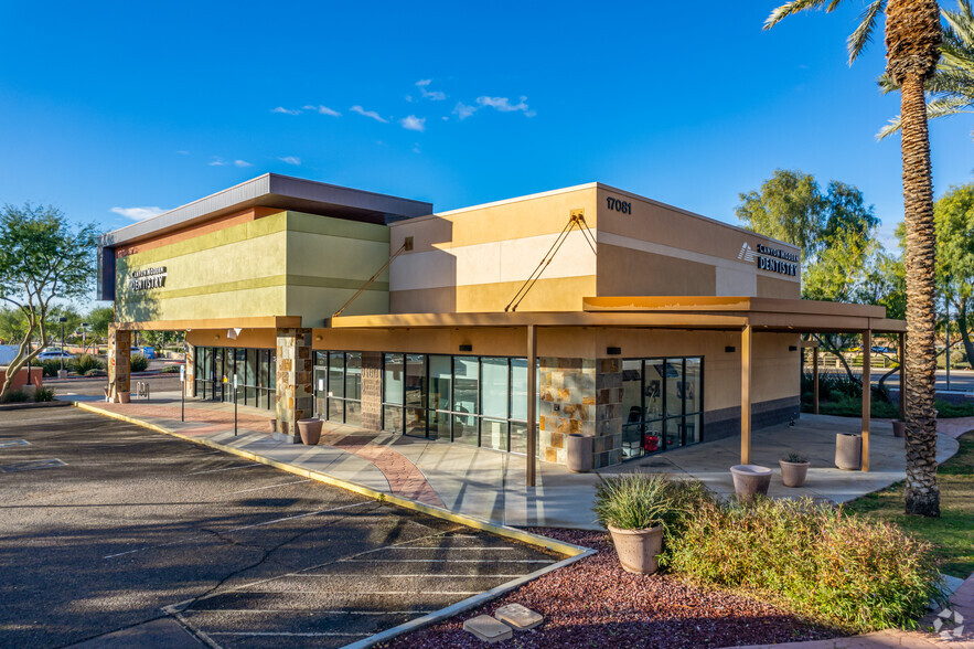 17081 W Greenway Rd, Surprise, AZ for lease - Primary Photo - Image 1 of 3