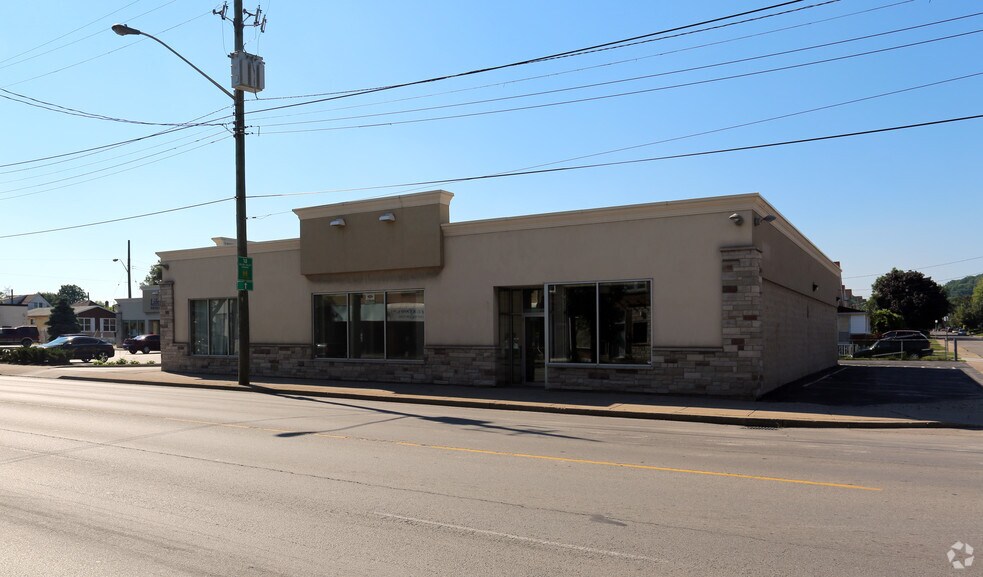 1440 Main St E, Hamilton, ON à louer - Photo du bâtiment - Image 3 de 10