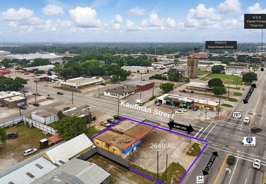 100 S Kaufman St, Ennis, TX à vendre - Photo du bâtiment - Image 2 de 13