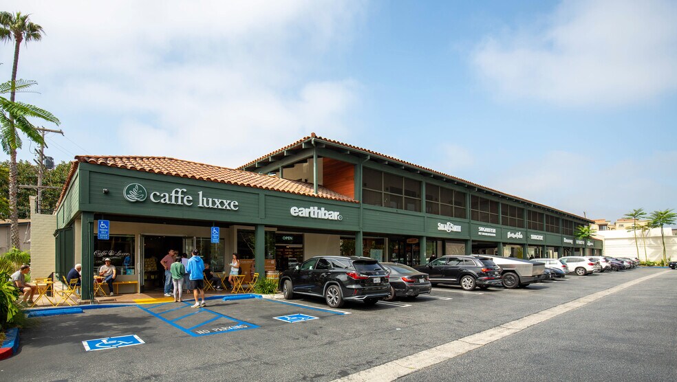 11640-11648 San Vicente Blvd, Los Angeles, CA à louer - Photo du bâtiment - Image 2 de 15