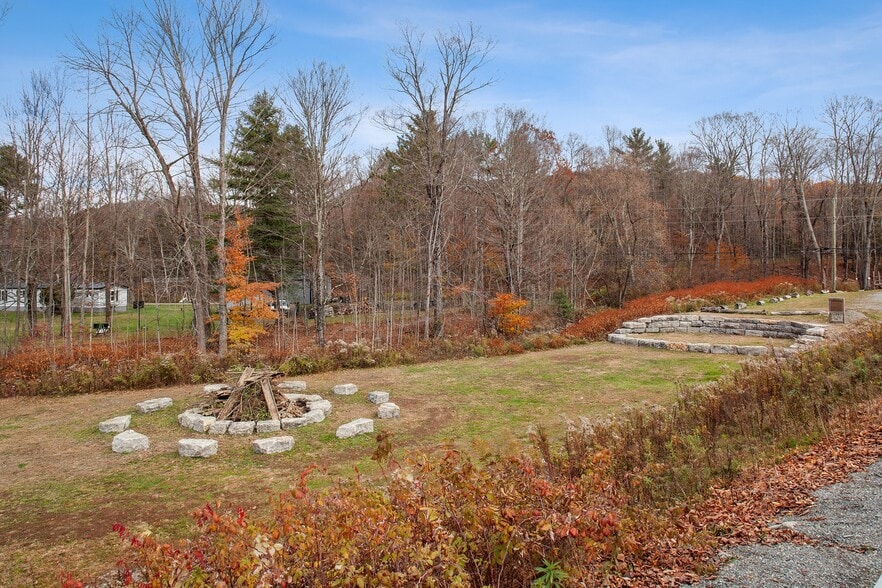 17 Cherry Plain Sq, Berlin, NY for sale - Building Photo - Image 3 of 24