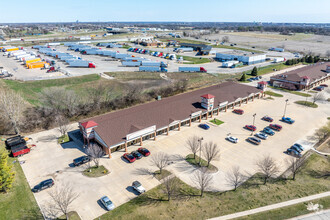 3881-3887 121st St, Urbandale, IA - Aérien  Vue de la carte - Image1