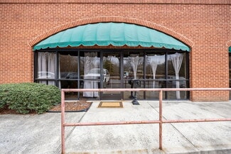 Plus de détails pour 603 Eastchester Dr, High Point, NC - Bureau à vendre