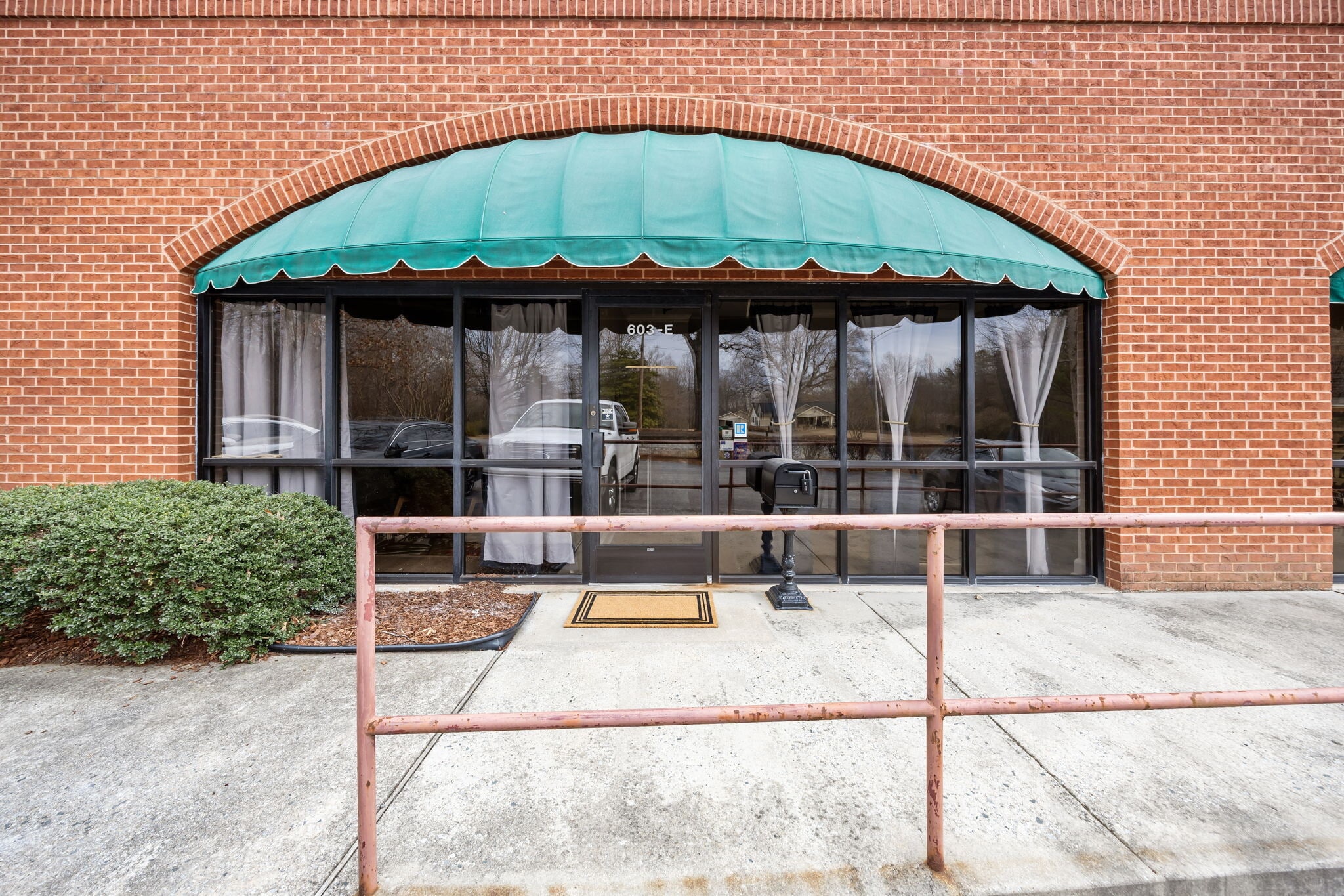 603 Eastchester Dr, High Point, NC for sale Primary Photo- Image 1 of 33