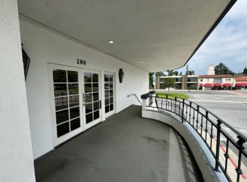 2290 Huntington Dr, San Marino, CA for lease Interior Photo- Image 1 of 9