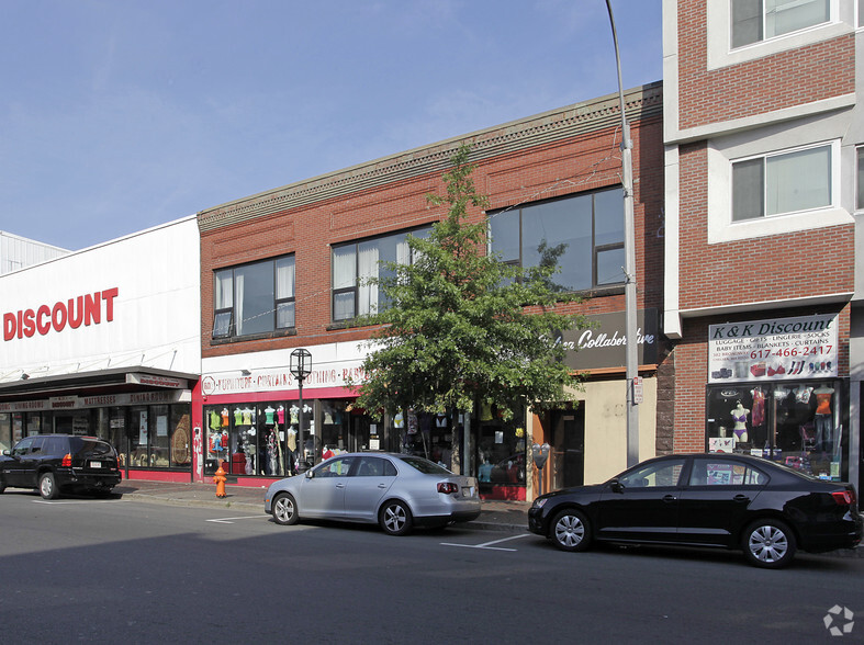 Broadway Street Retail Portfolio portfolio of 2 properties for sale on LoopNet.ca - Primary Photo - Image 1 of 2