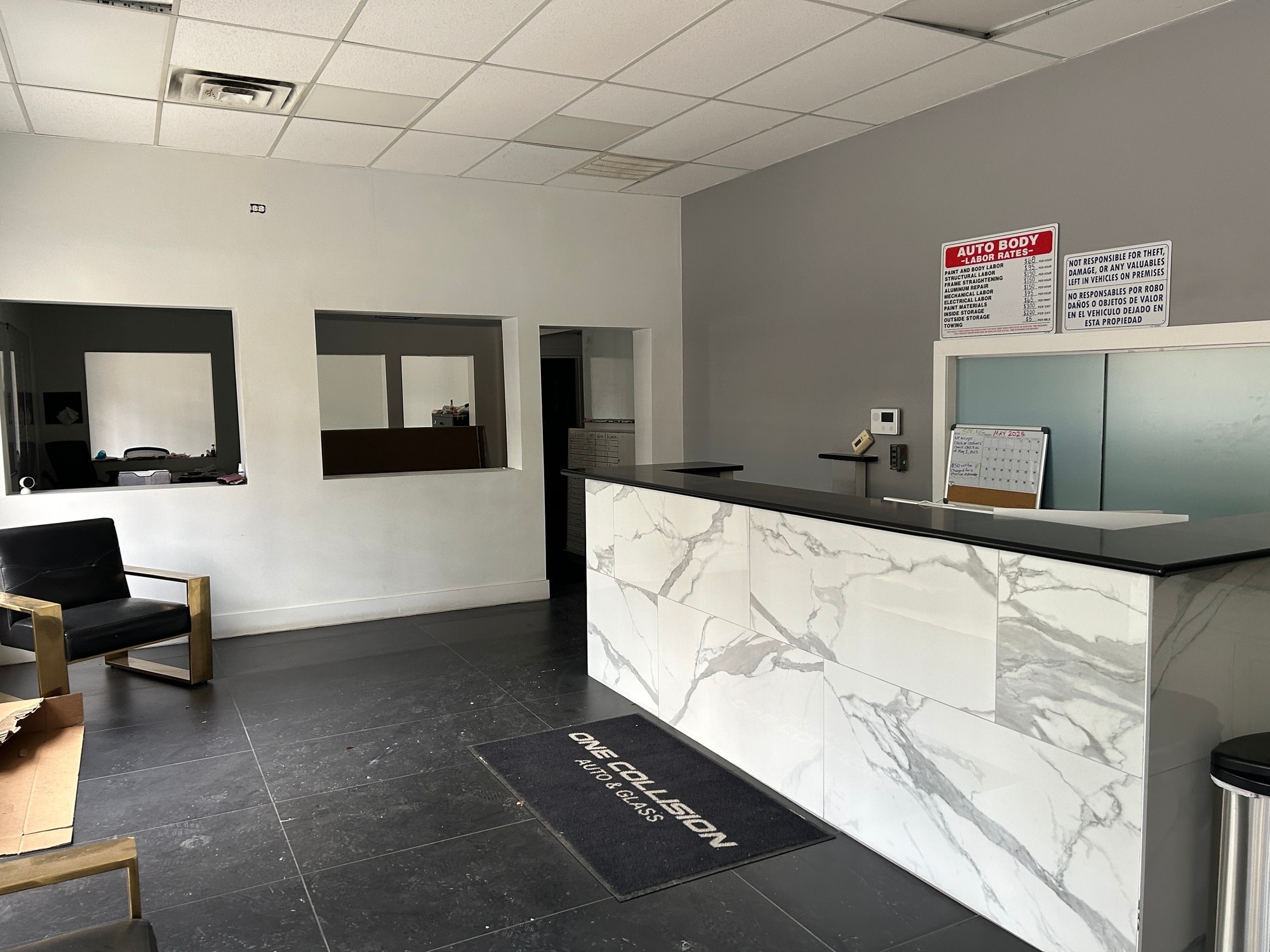 1123 W Catalpa Ave, Chicago, IL for lease Interior Photo- Image 1 of 2