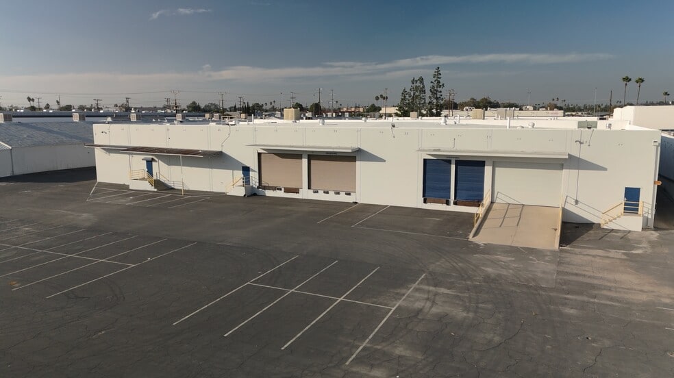 11240 Sherman Way, Sun Valley, CA for lease - Building Photo - Image 1 of 10