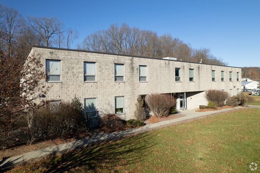 550 Commerce St, Franklin Lakes, NJ à louer - Photo du bâtiment - Image 2 de 20
