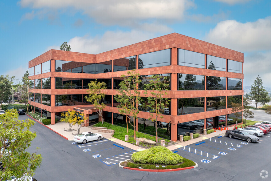 16870 W Bernardo Dr, San Diego, CA for lease - Building Photo - Image 1 of 5